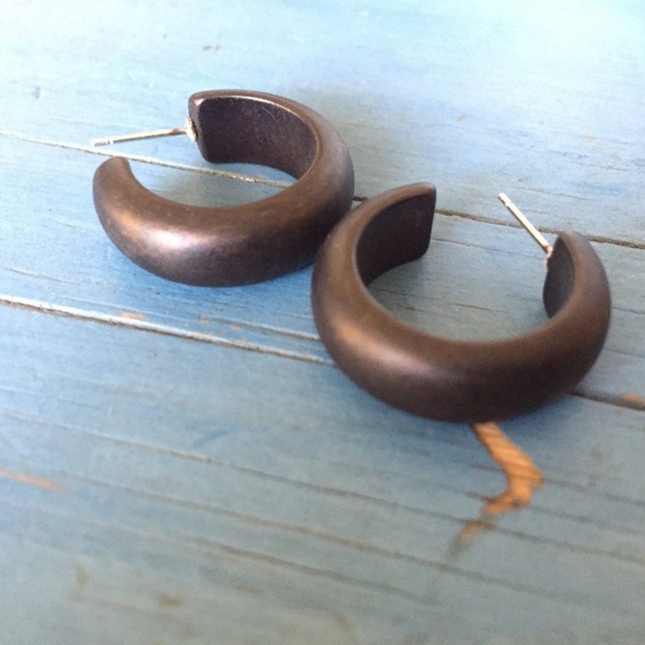 Black Matte Small Simple Lucite Hoop Earrings - Picture 5 of 6